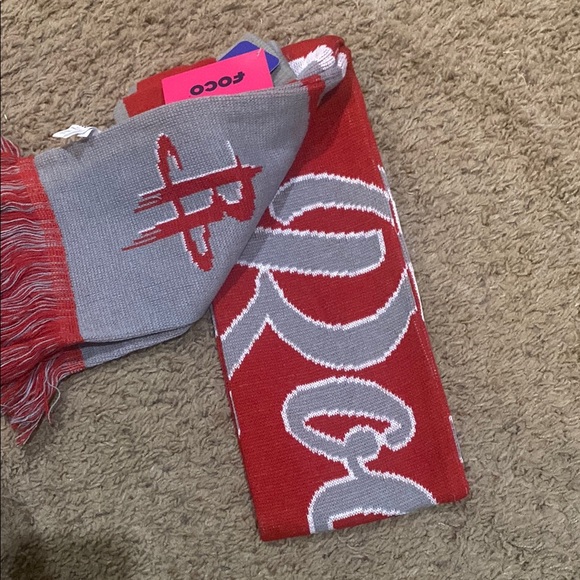 Houston Rockets Red and Gray Scarf and gloves - Picture 4 of 9